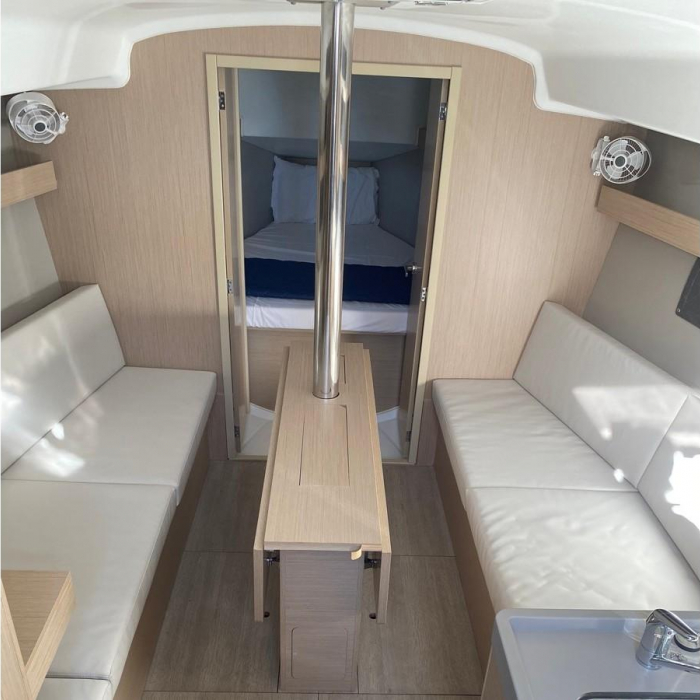 Angelica | Oceanis 34.1 photo 8