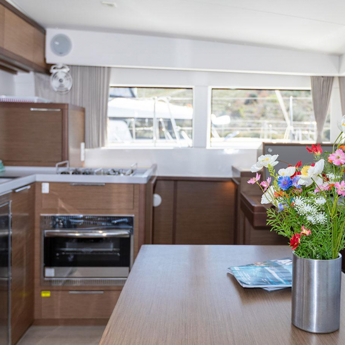 BYE BYE 2020 (air condition, generator) | Lagoon 40 photo 6