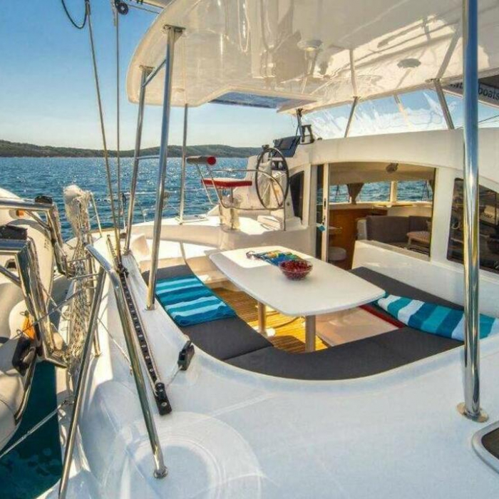 Bilbilis | Lagoon 380 photo 4