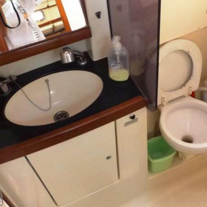 Economy | Dufour 455 GL photo 16