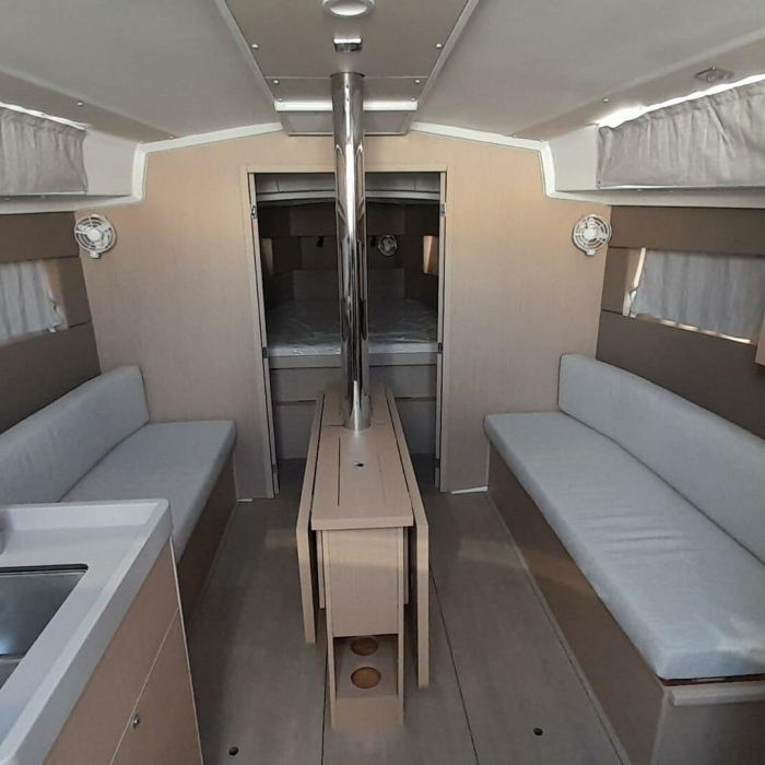 Triton | Oceanis 38.1 photo 11