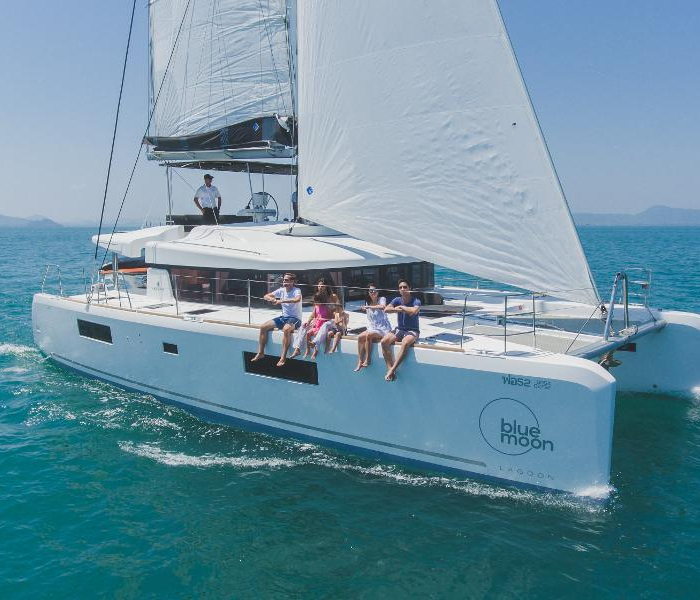 Blue Moon | Lagoon 52F photo 5