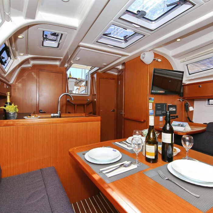 Oracle | Bavaria Cruiser 37 photo 16