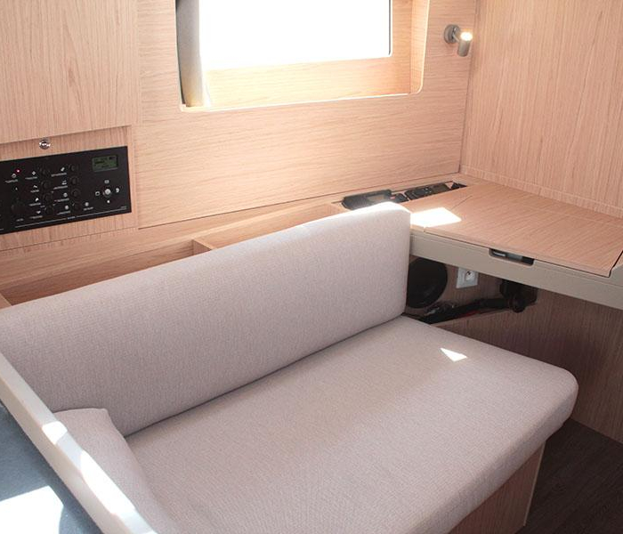 UNDER PRESSURE | Oceanis 41.1 photo 13