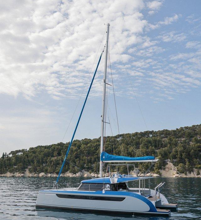 Blue | Luna 49 photo 3