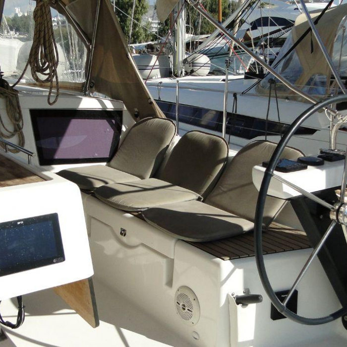 M T POCKETS | Dufour 430 GL photo 3