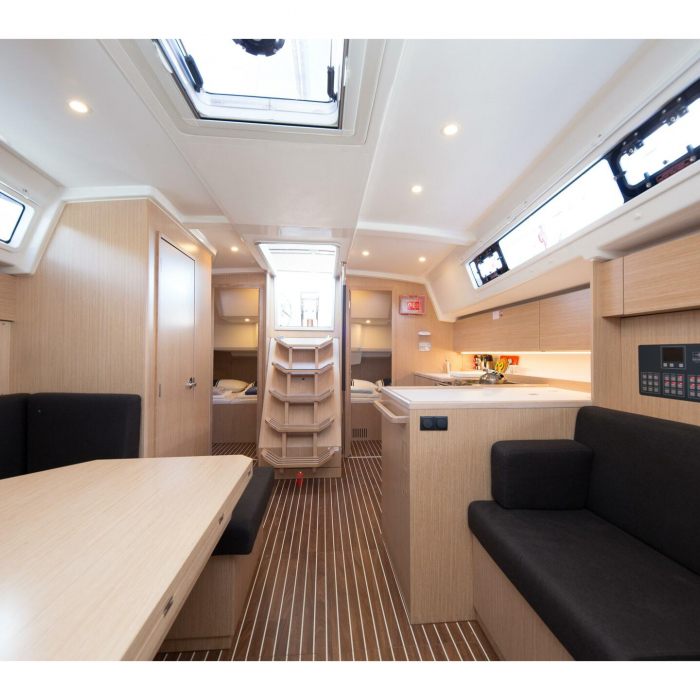 LoLim | Bavaria C42 photo 7