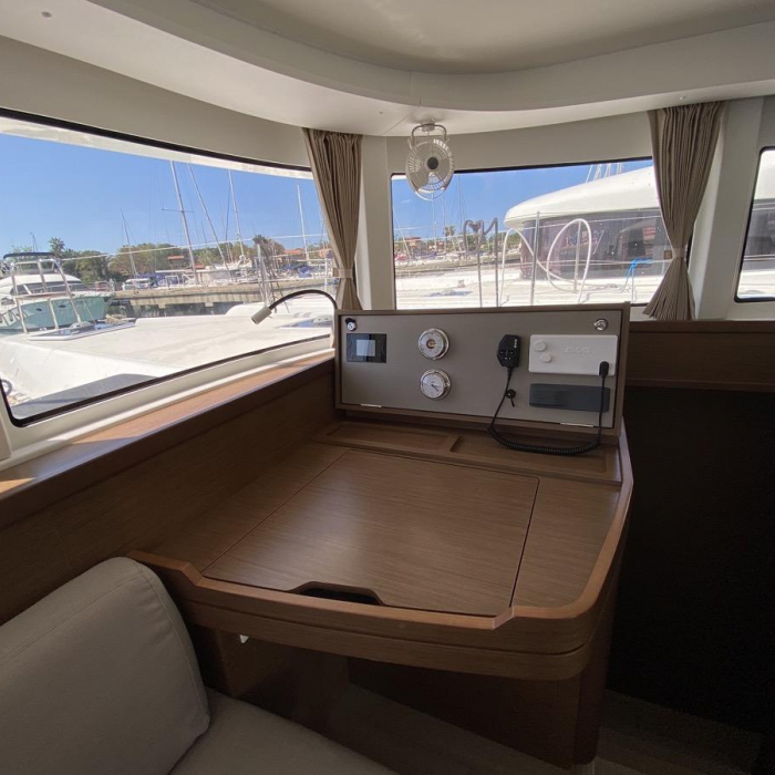 Blue Eyes | Lagoon 42 photo 14