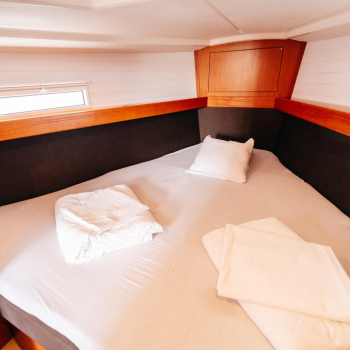 Blue Tone | Bavaria Cruiser 37 photo 7