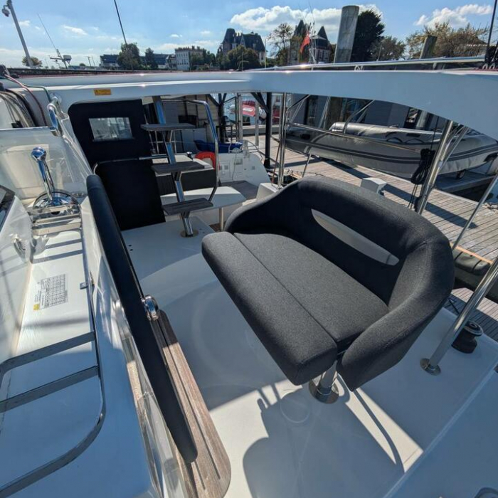 Numerobis | Lagoon 42 photo 3