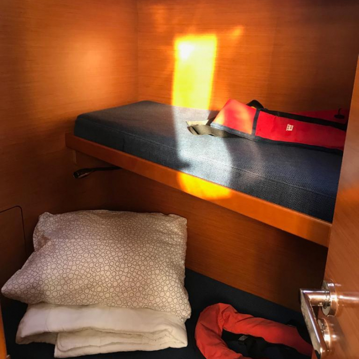 Alboran Bourbon (Las Galletas) | Sun Odyssey 519 photo 11
