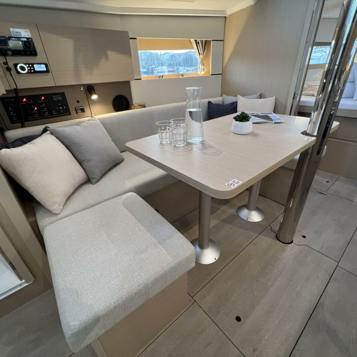 Jana | Oceanis 38.1 photo 29