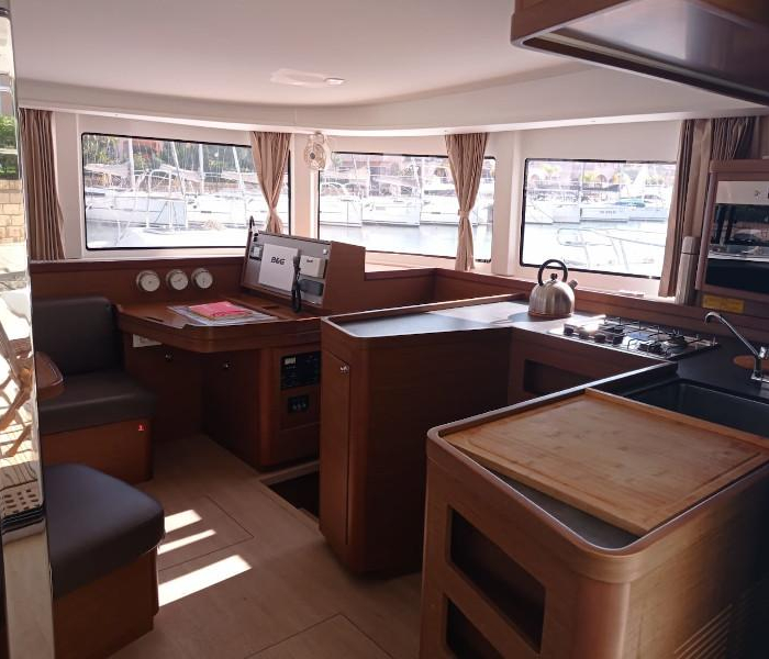 Claudia | Lagoon 42 photo 5