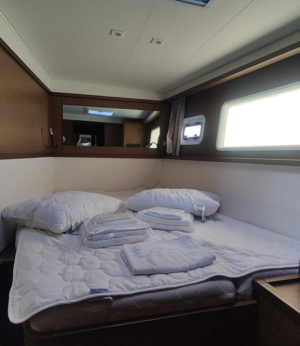 Alex Jr. | Lagoon 450 Flybridge photo 13