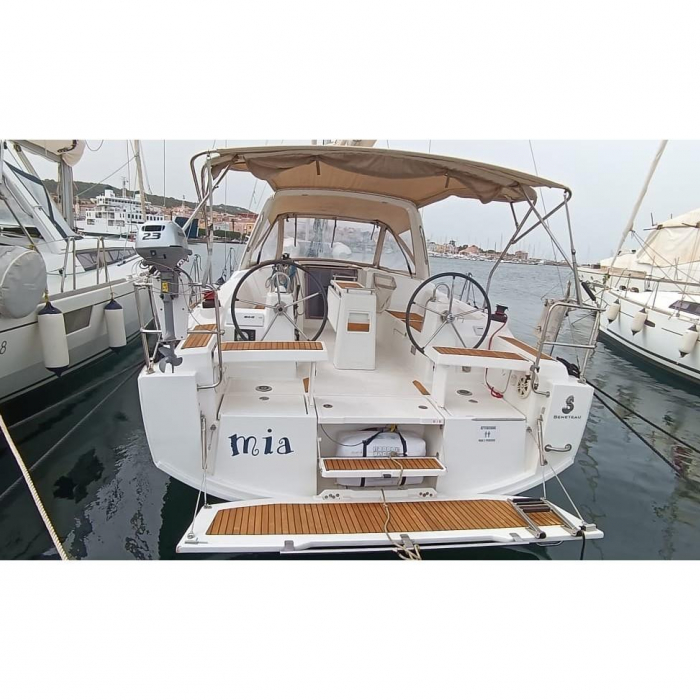 Mia | Oceanis 35.1 photo 1