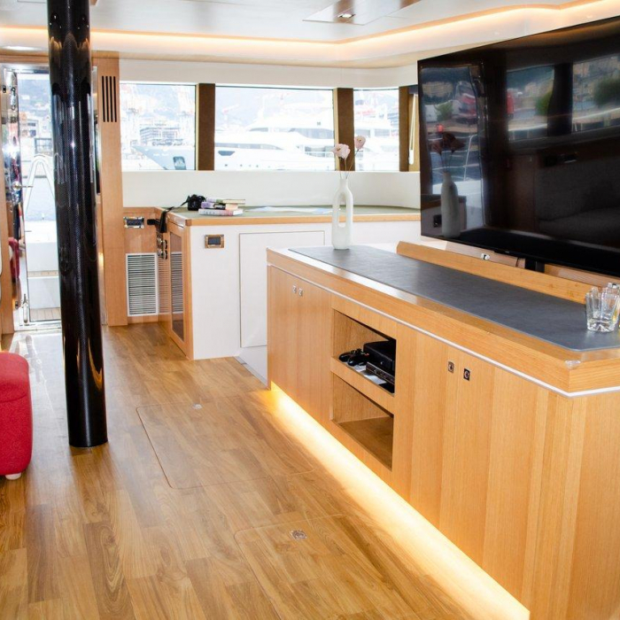 October | Mazarin 55 photo 8