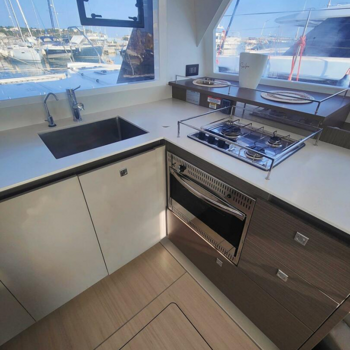 Alluzo | Leopard 42 photo 2