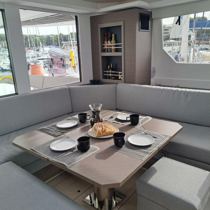 Trident | Leopard 50 photo 17