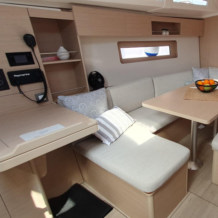 Breeze | Oceanis 37.1 photo 12