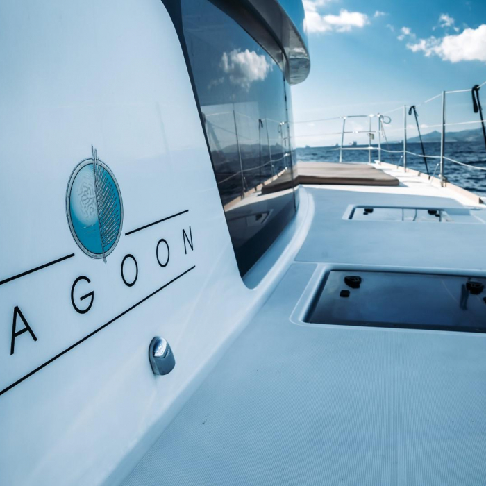 White Pearl | Lagoon 52 photo 12