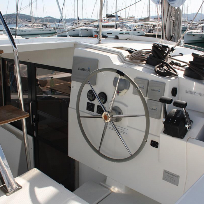 Shanti | Fountaine Pajot LUCIA 40 photo 16