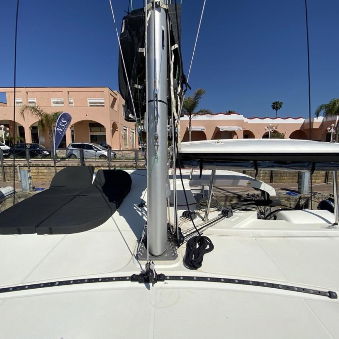 Blue Eyes | Lagoon 42 photo 2