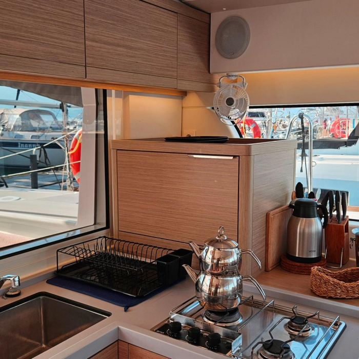 Shima | Lagoon 40 photo 3