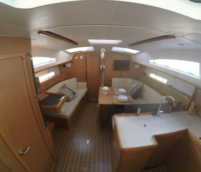 Sweet Alis | Sun Odyssey 42DS photo 8