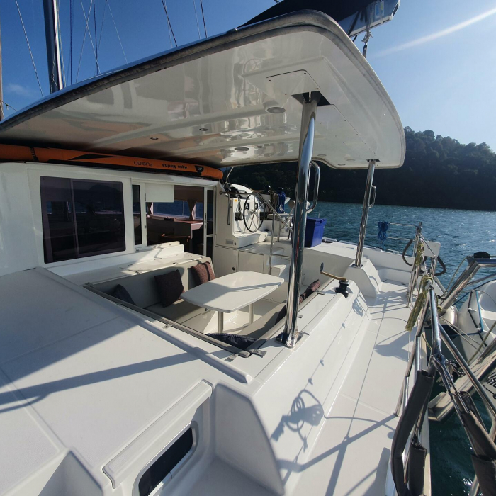 Exit Strategy | Lagoon 420 photo 1