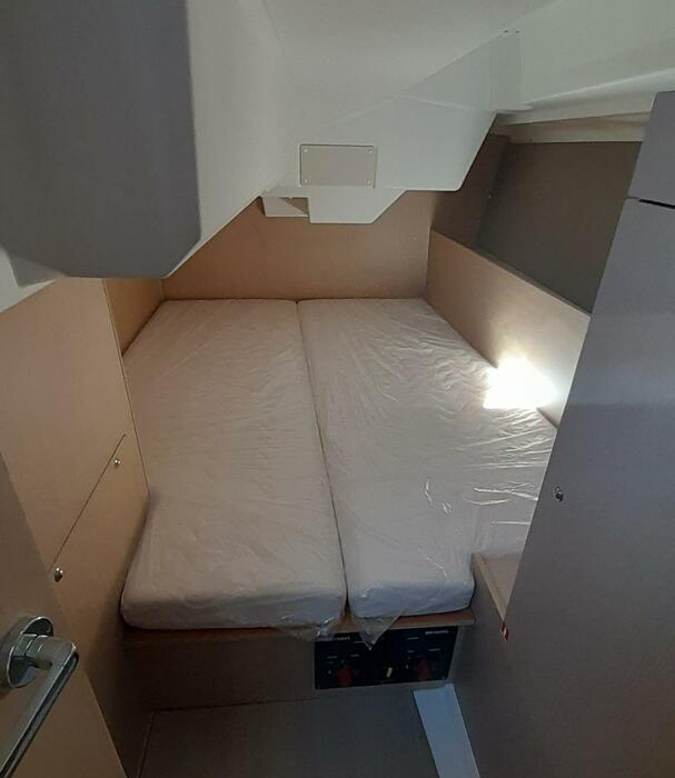 Triton | Oceanis 38.1 photo 9