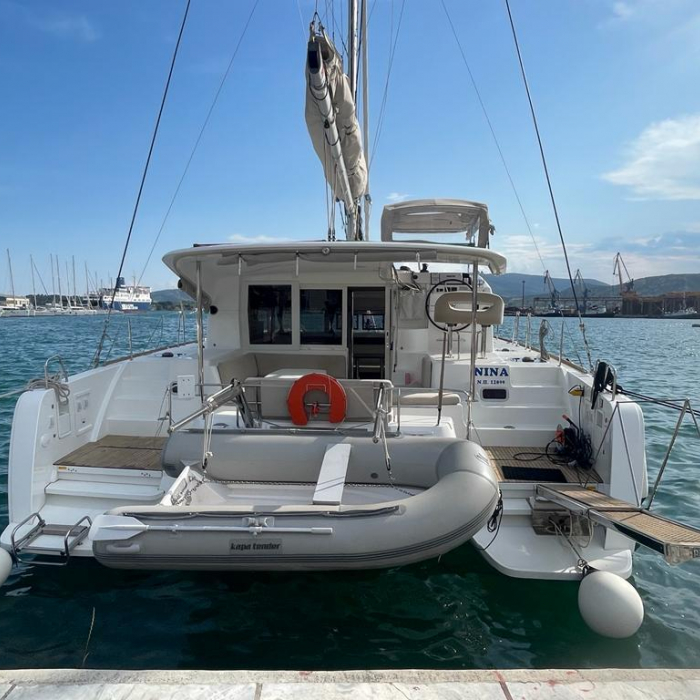 Nina (A/C, Gen 10KWA, watermaker, electric winch) | Lagoon 40 photo 3