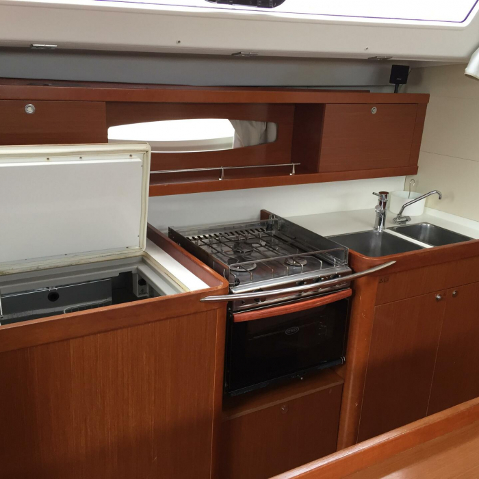 Kochab II | Oceanis 50 Family photo 12