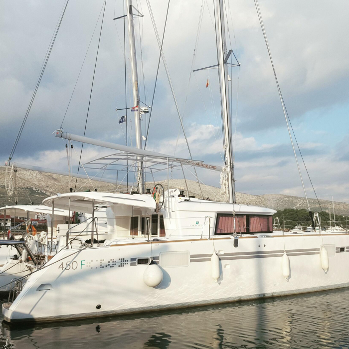 BRIGHT MOON | Lagoon 450 F Luxury photo 1