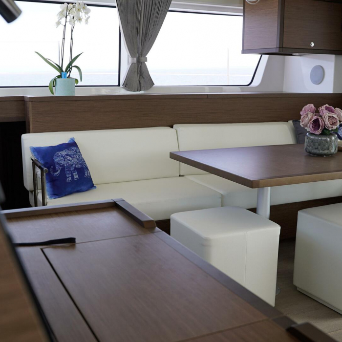 Blue Velvet | Lagoon 52 photo 16