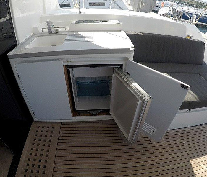 Zuzo I | Lagoon 50 photo 4