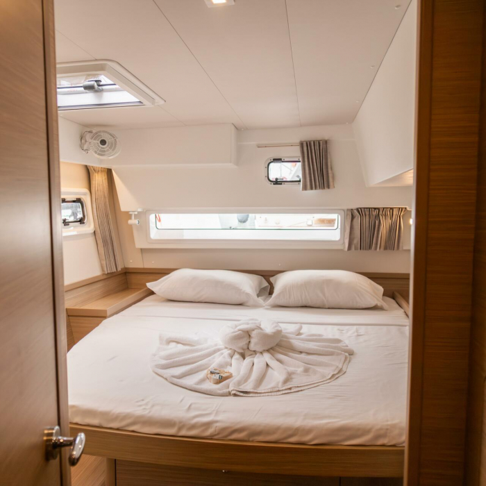 Golden Bride | Lagoon 42 photo 24