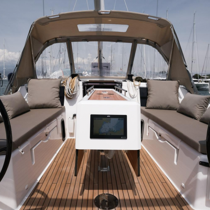 Paris | Dufour 390 photo 17