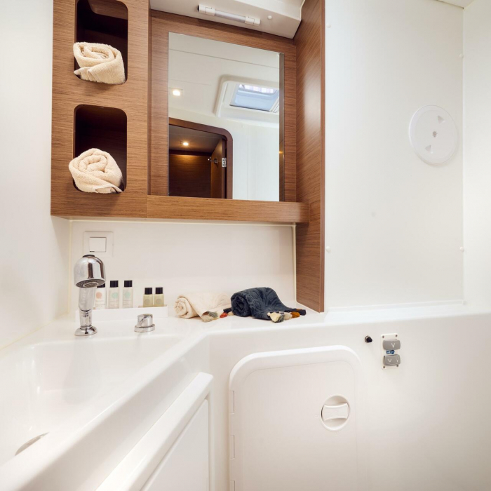 Arielle | Lagoon 42 photo 7