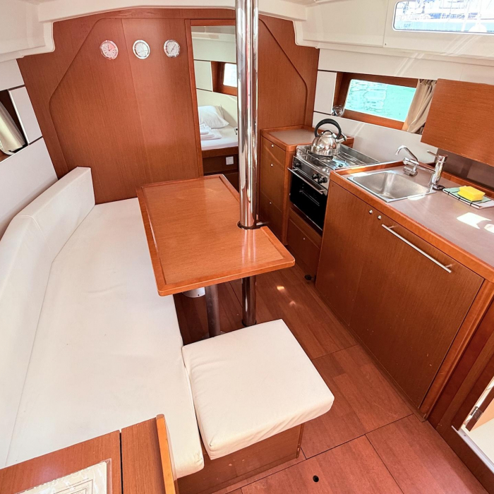 Vendy | Oceanis 35 photo 7