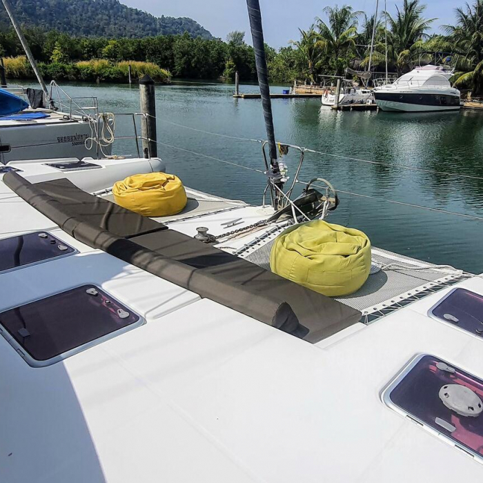 Exit Strategy | Lagoon 420 photo 9