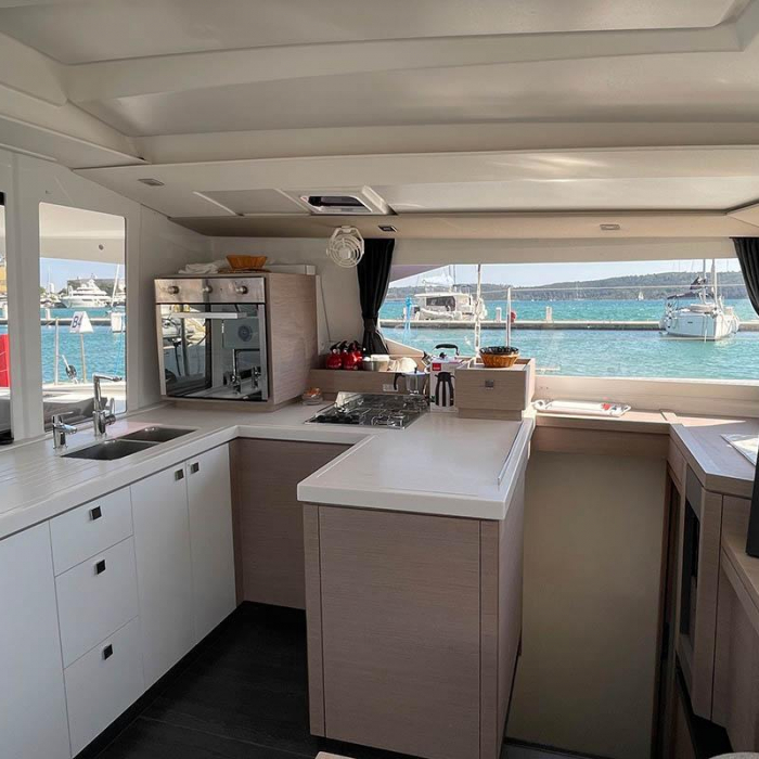 Barramundi III | Fountaine Pajot Astrea 42 photo 13