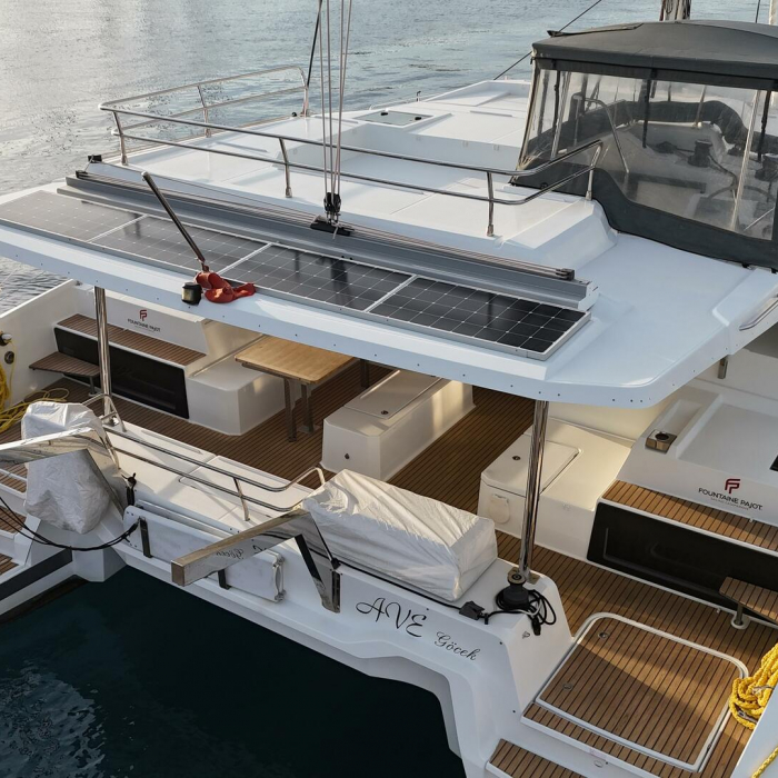 Ave | Elba 45 photo 1