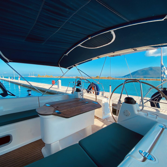 Iro (Pax 7) | Bavaria 42 Cruiser photo 9