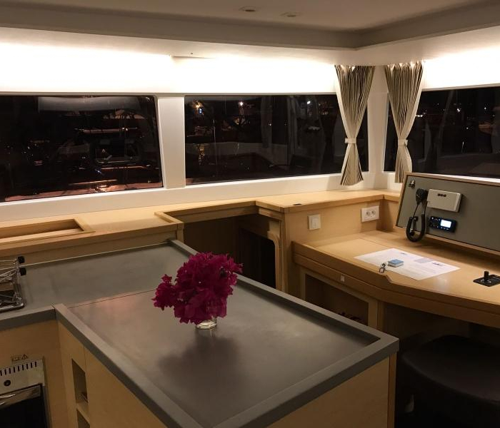 Maui | Lagoon 450 SporTop photo 18