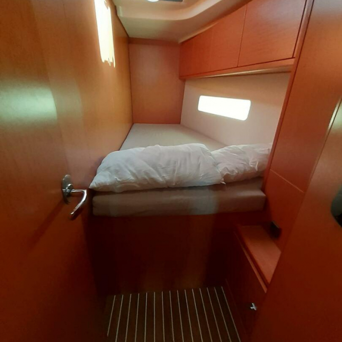 Economy | Bavaria C45 Holiday photo 13