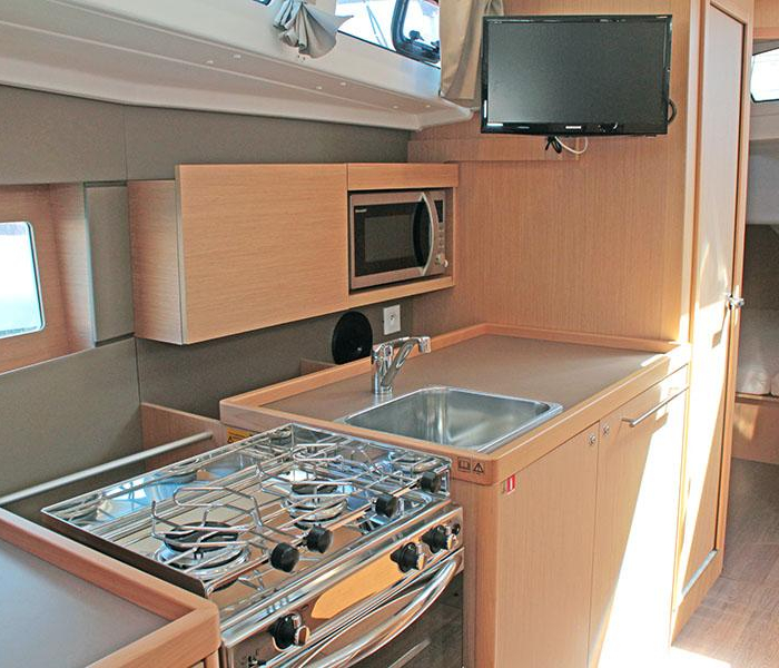 Freedom | Oceanis 38.1 photo 14