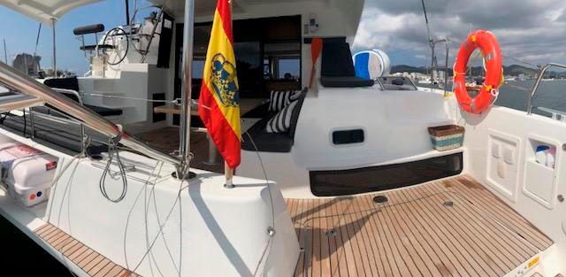 Side | Lagoon 42 Version photo 4