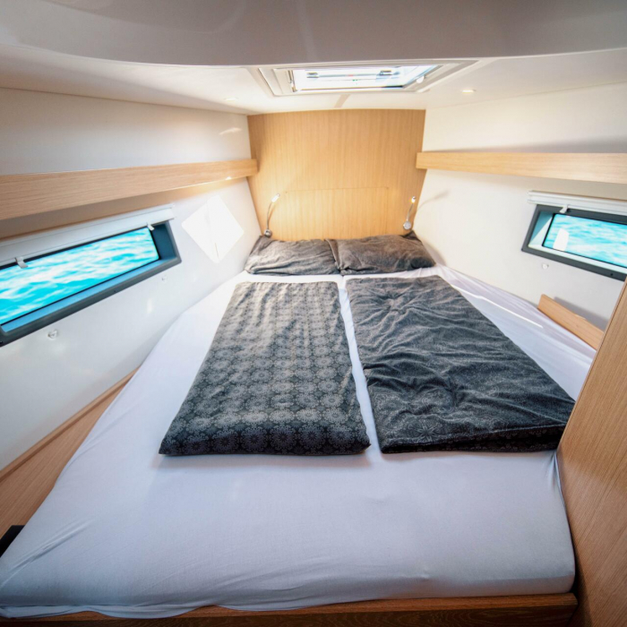 Fiona | Bavaria C42 photo 3