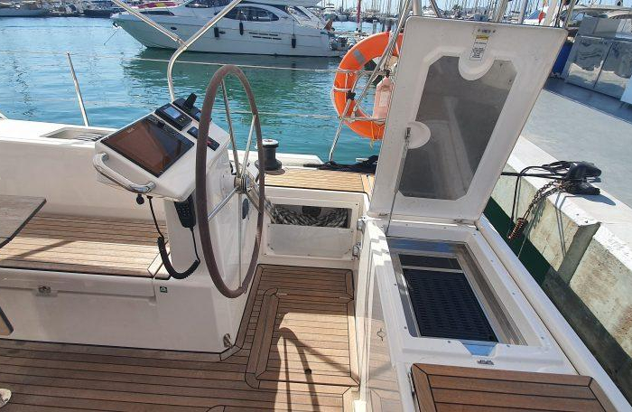 Whisper | Bavaria C45 photo 5