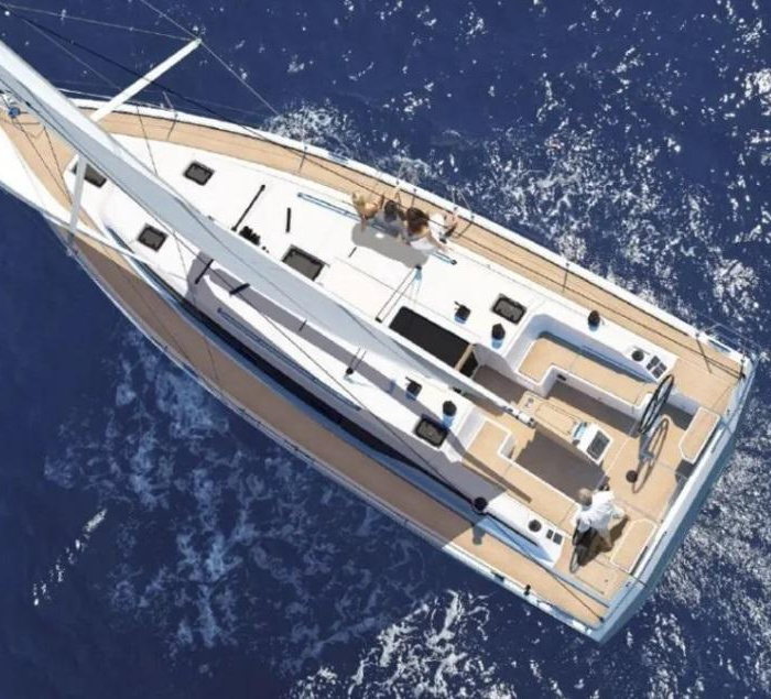 Arian | Bavaria C42 photo 4